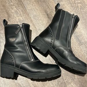 Milwaukee Women’s Leather Zip Up boots - size 8.5